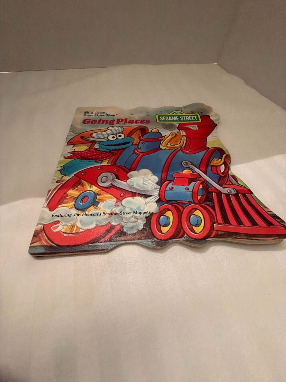 Sesame Street Going Places Cookie Monster Golden Super Shape Book